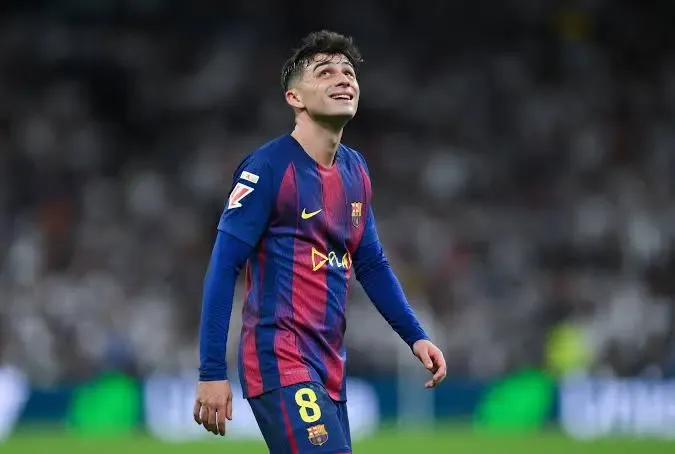 开云体育下载-佩德里半场数据：2次关键传球，传球成功率88%，12次推进